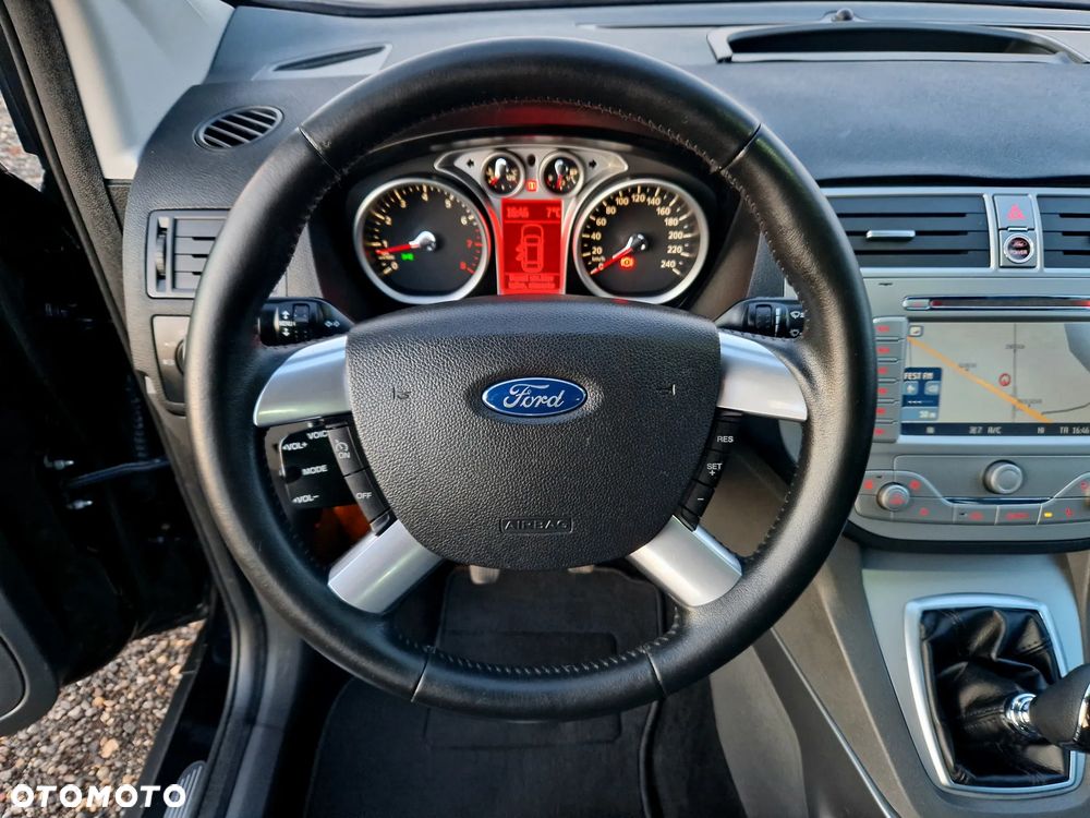 Ford Kuga 2.5 Titanium - 11