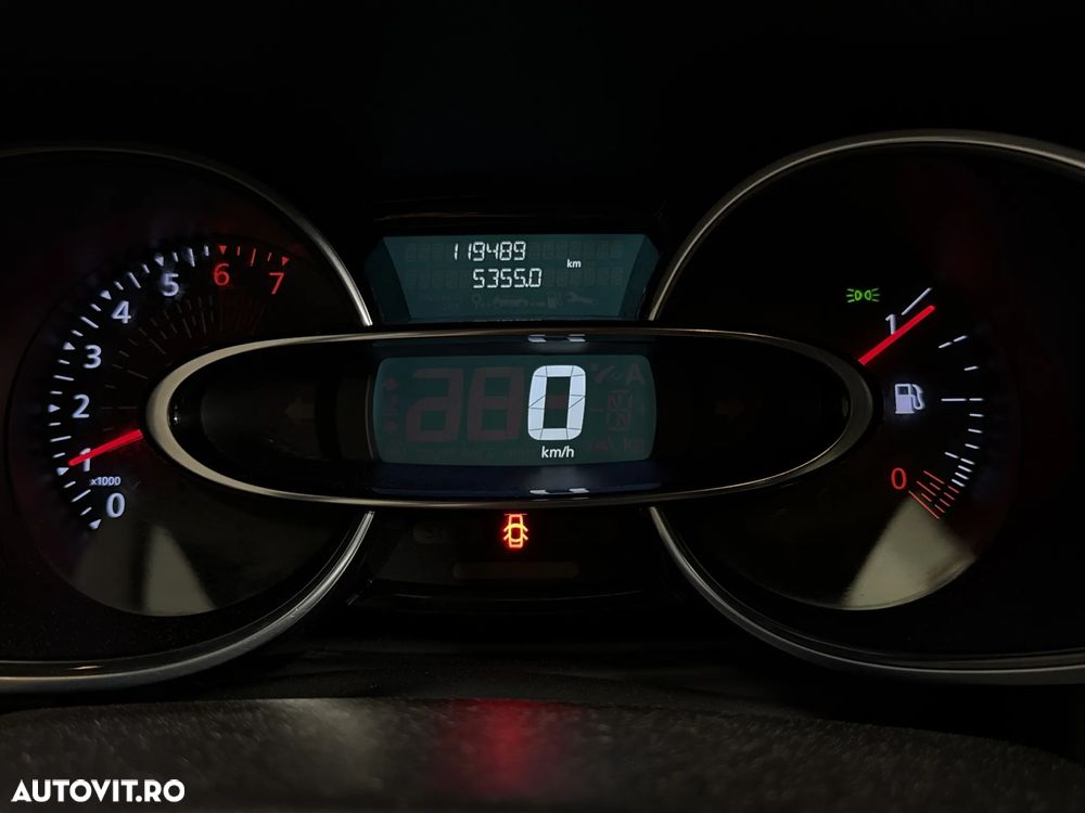 Renault Clio - 11