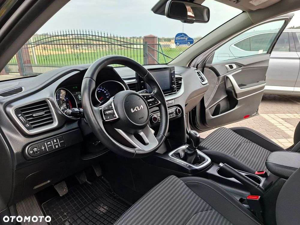 Kia Ceed 1.5 T-GDI M - 9