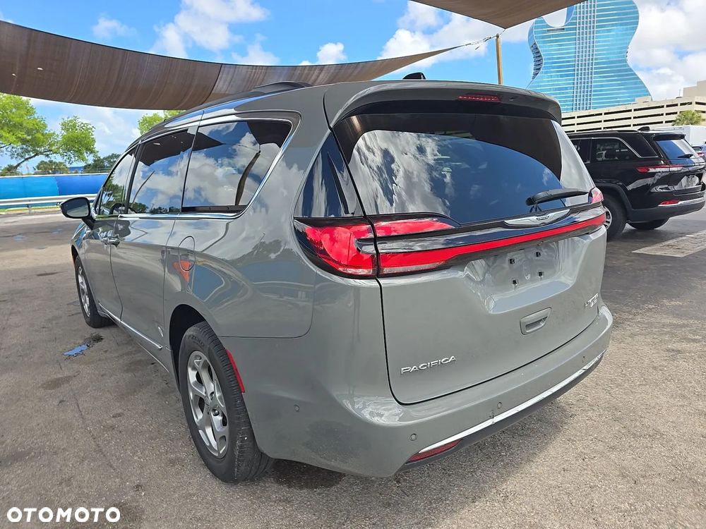 Chrysler Pacifica - 5