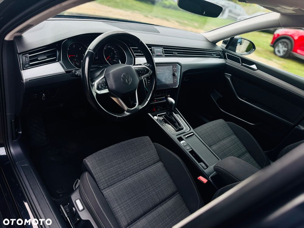 Volkswagen Passat - 17