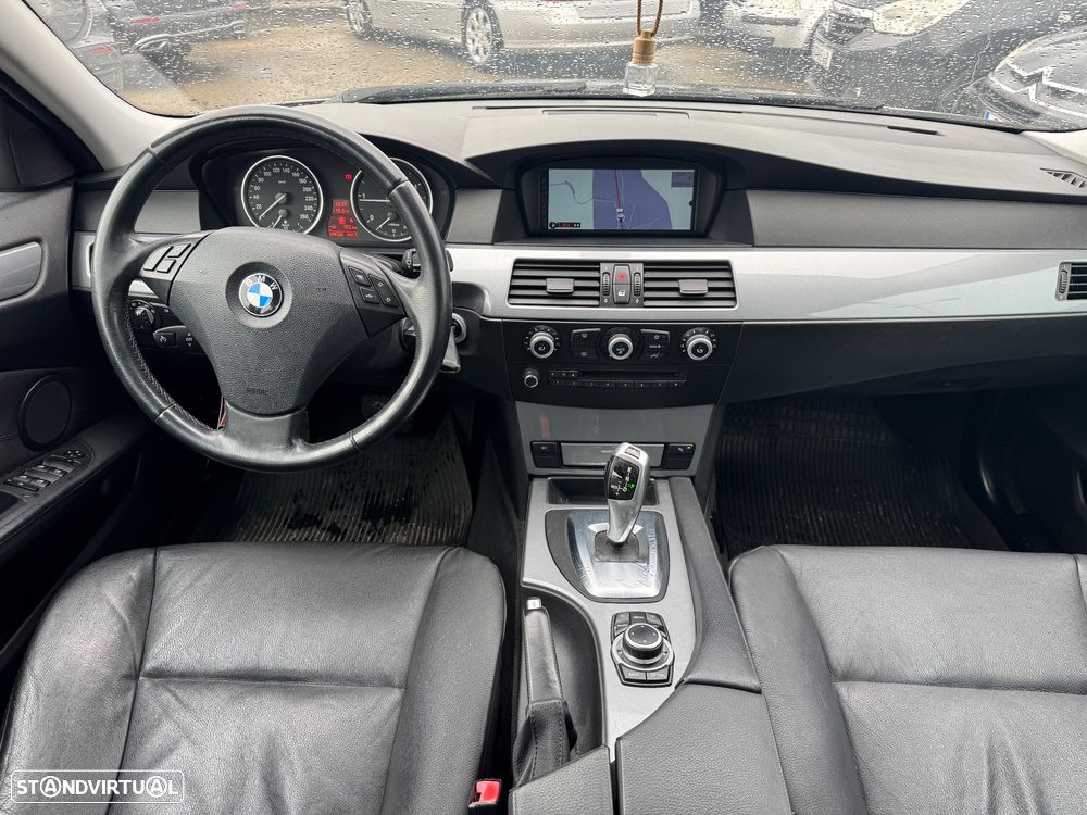 BMW 520 dA Executive - 13