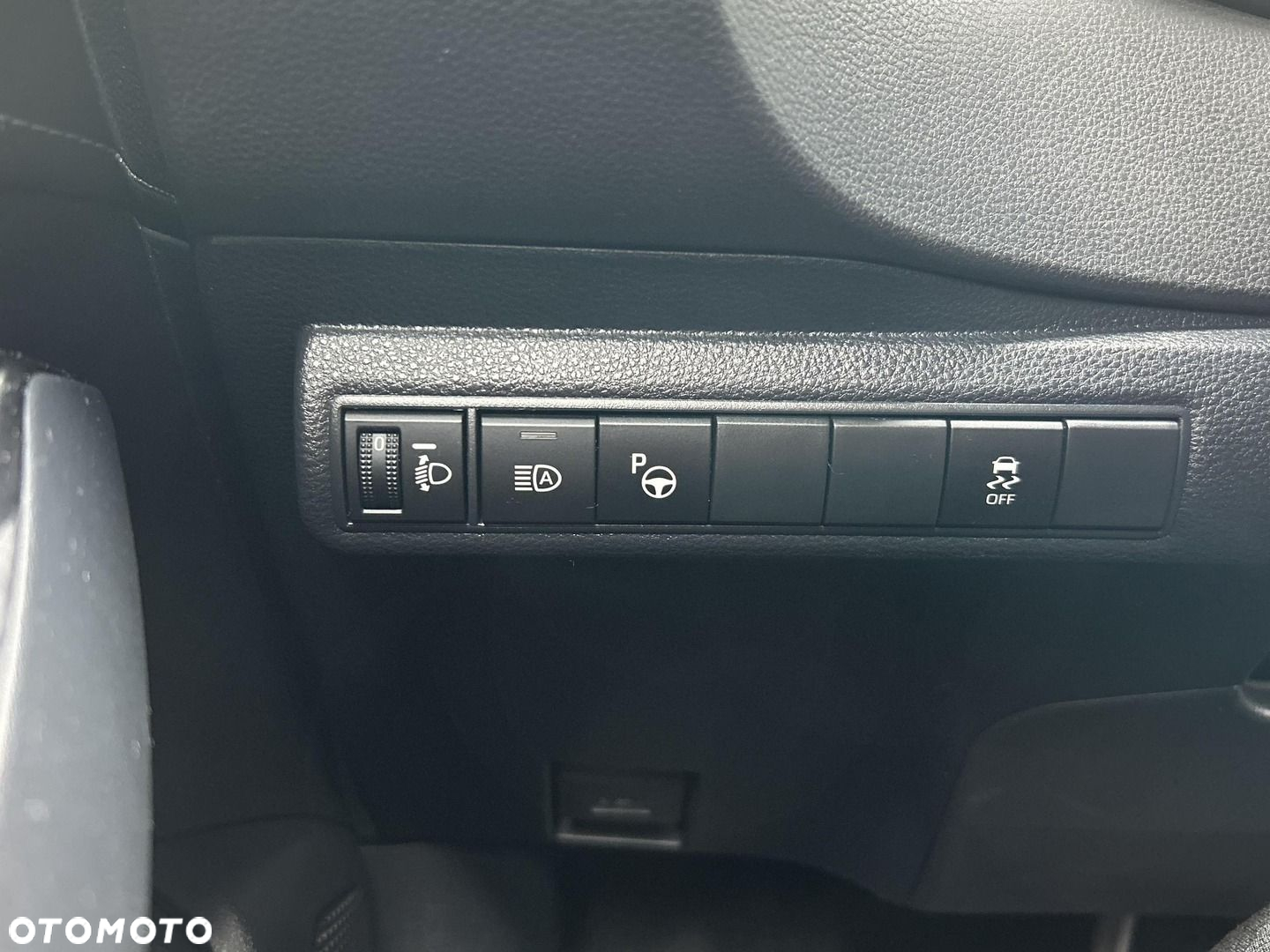 Toyota Corolla - 22