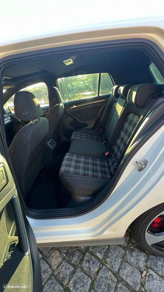 VW Golf 2.0 TSi GTi DSG Performance - 8