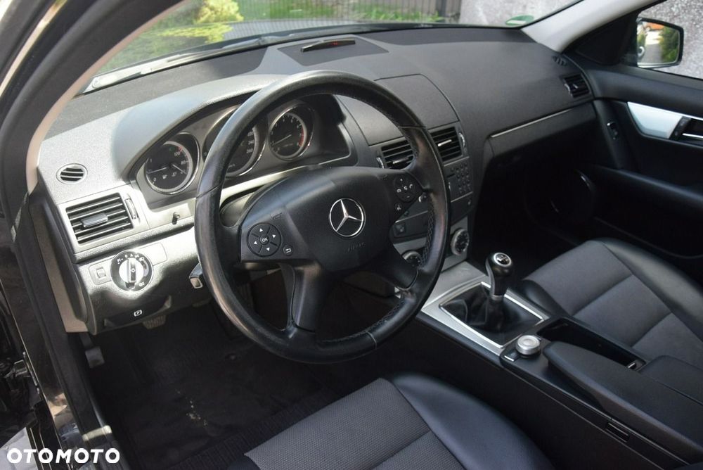 Mercedes-Benz Klasa C - 33