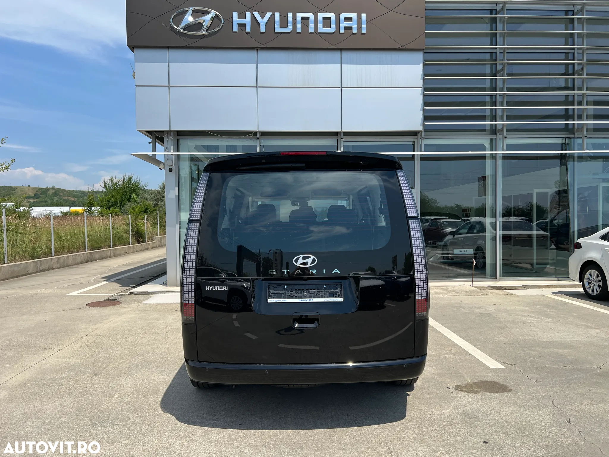 Hyundai STARIA - 9