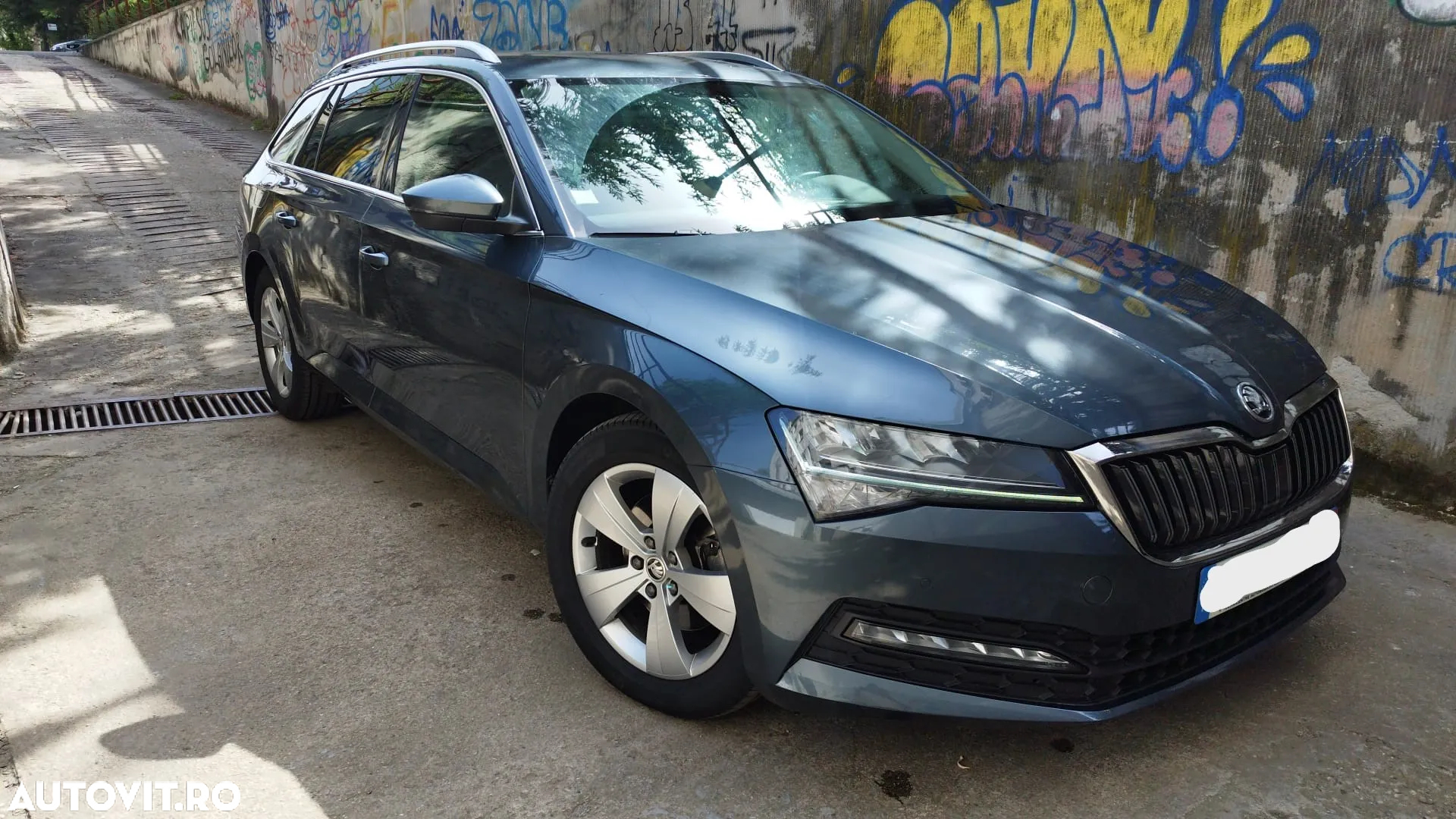 Skoda Superb 2.0 TDI DSG Ambition - 2