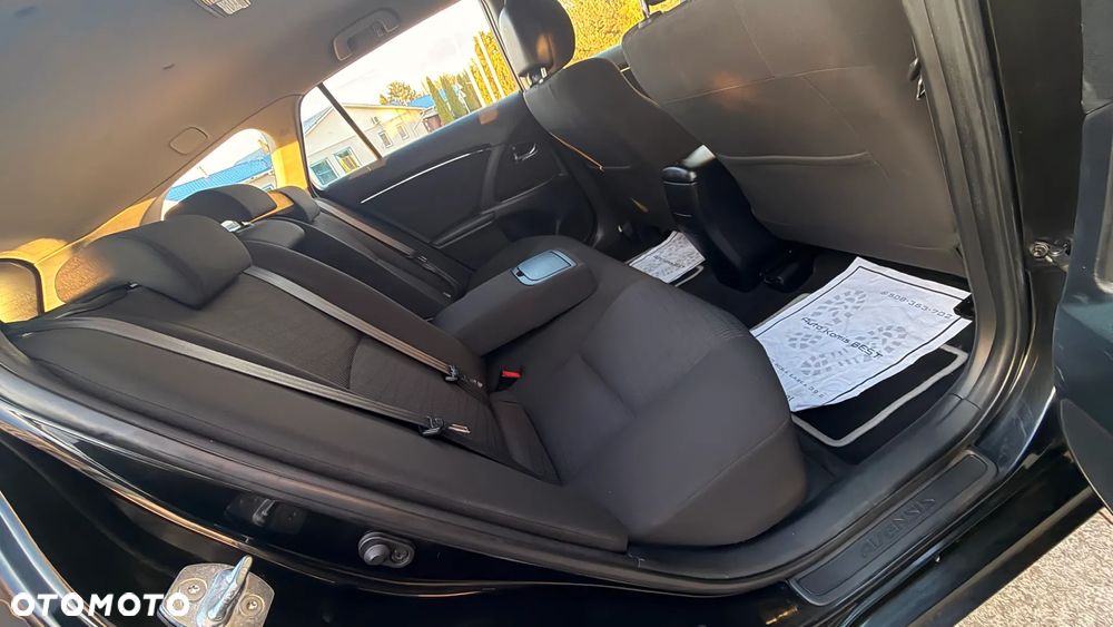 Toyota Avensis 2.0 Multidrive S Executive - 4
