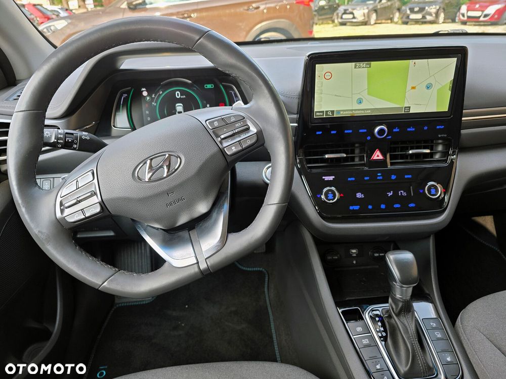 Hyundai IONIQ - 12
