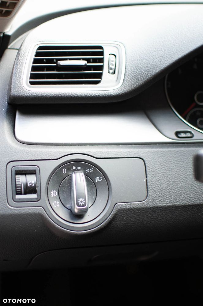 Volkswagen Passat 1.8 TSI Comfortline - 21