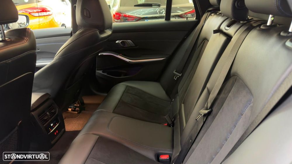 BMW 330 e Pack Desportivo M Pro Auto - 43