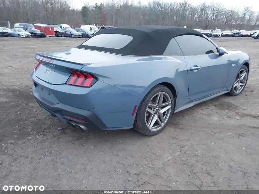 Ford Mustang - 5