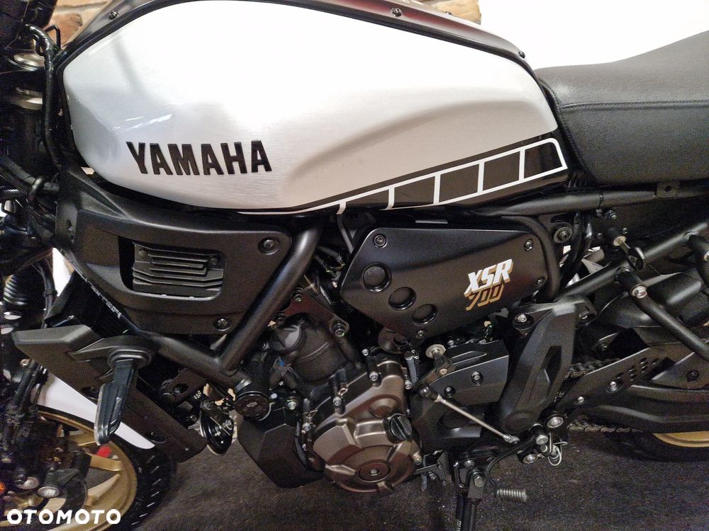 Yamaha XSR - 18