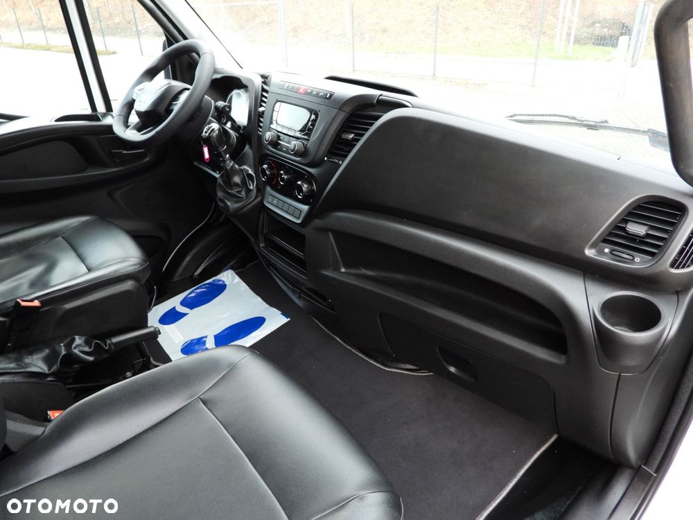 Iveco DAILY 50C16 WYWROTKA TROJSTRONNA PODWÓJNA KABINA DOKA 6 MIEJSC TEMPOMAT PNEUMATYKA BLIŹNIACZE KOŁA KLIMATYZACJA  160KM - 38