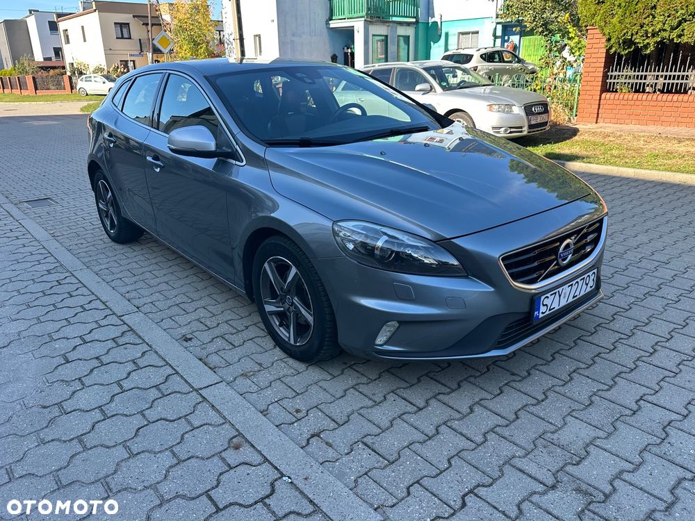 Volvo V40 D2 Drive-E R-Design Momentum - 16