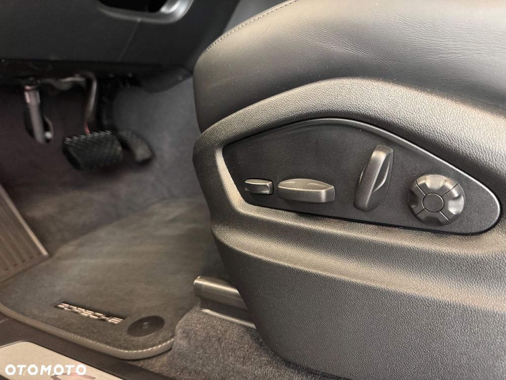 Porsche Cayenne Standard - 23