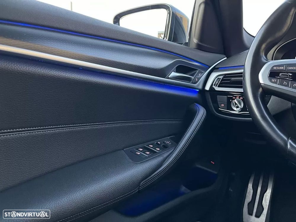 BMW 520 d Pack Desportivo M Auto - 16