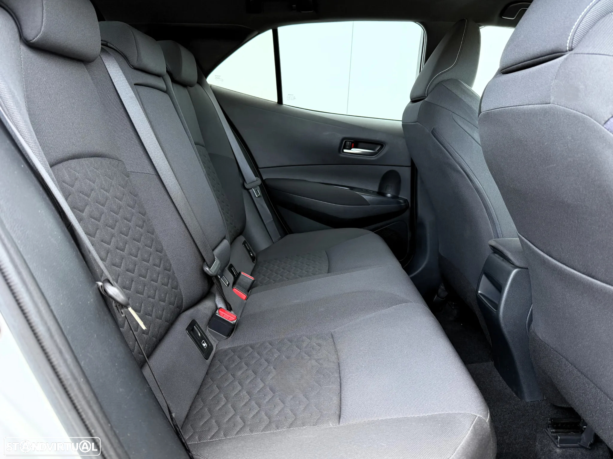 Toyota Corolla 1.8 Hybrid Comfort+P.Sport - 34