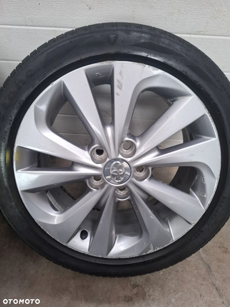 TOYOTA AURIS E18 1.8 HYBRYDA HB KOLA FELGI 225/45 R17 - 5