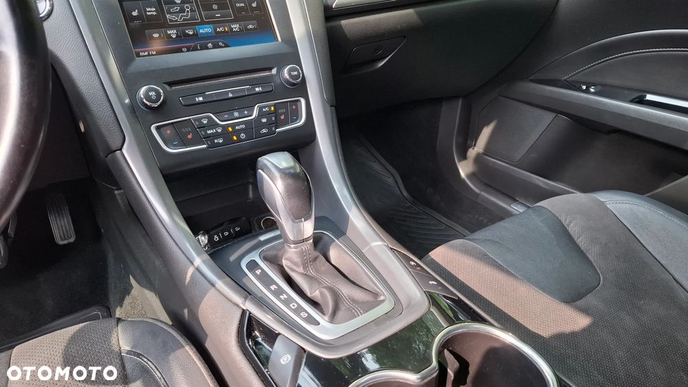 Ford Mondeo 2.0 TDCi Titanium PowerShift - 24