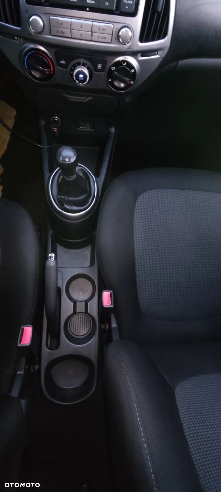 Hyundai i20 1.2 Fifa World Cup Edition - 17