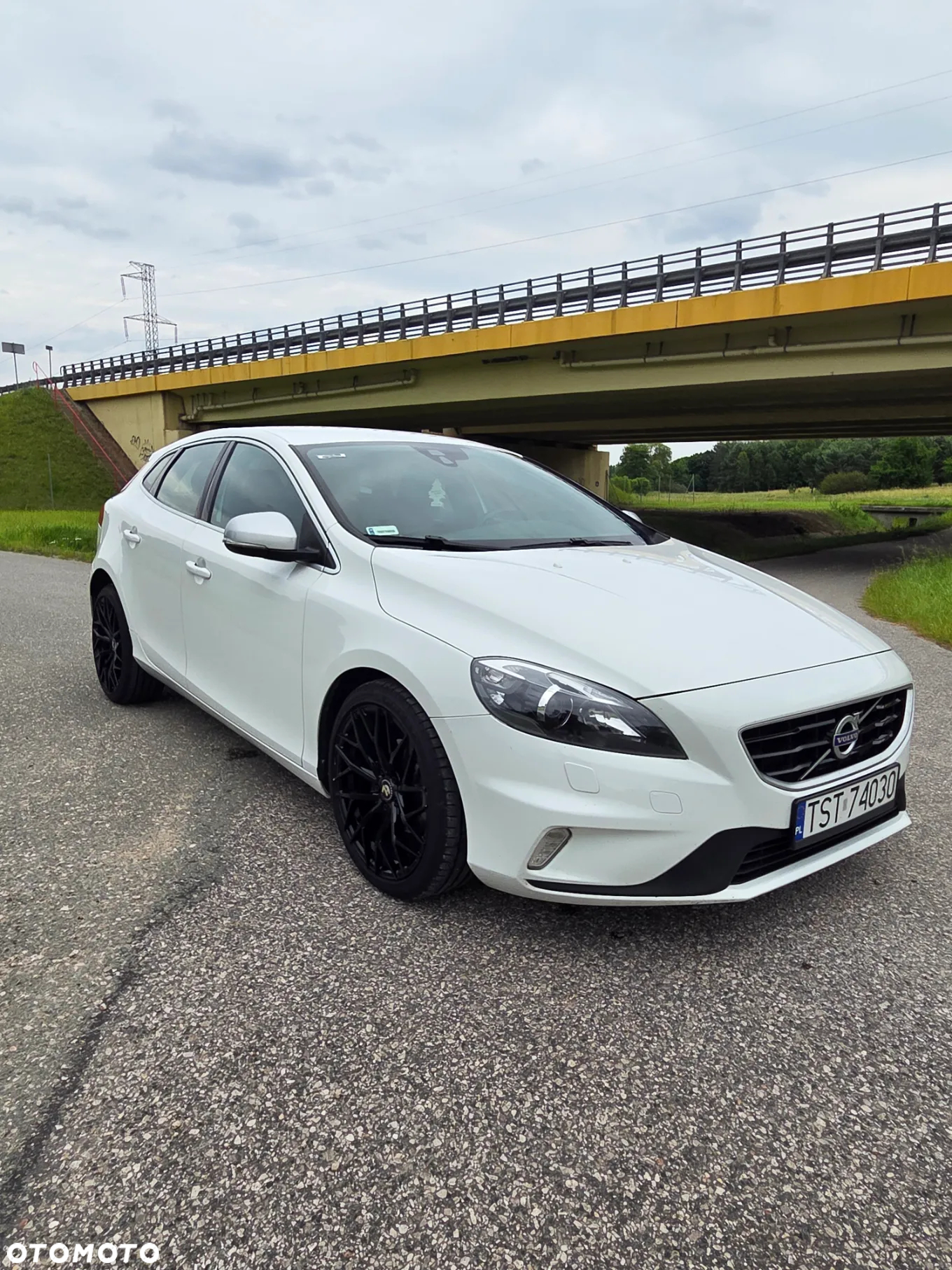 Volvo V40 D2 Drive-E R-Design Momentum - 6