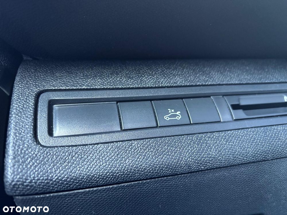 Peugeot 3008 1.6 THP Allure S&S EAT6 - 22