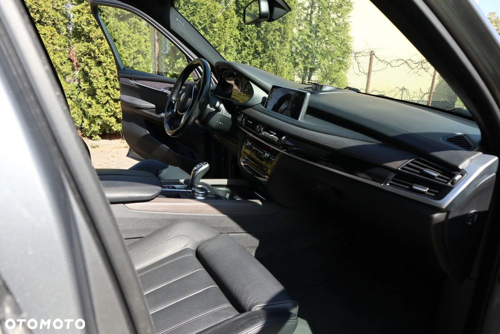 BMW X5 M M50d - 12