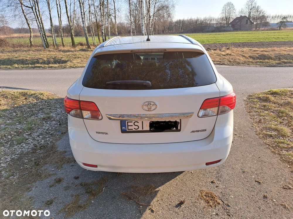 Toyota Avensis - 10