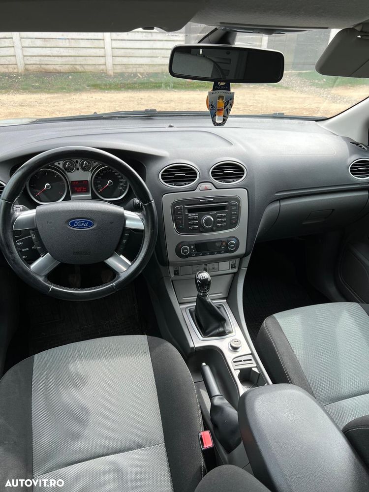 Ford Focus 1.6 TDCi DPF Style - 4