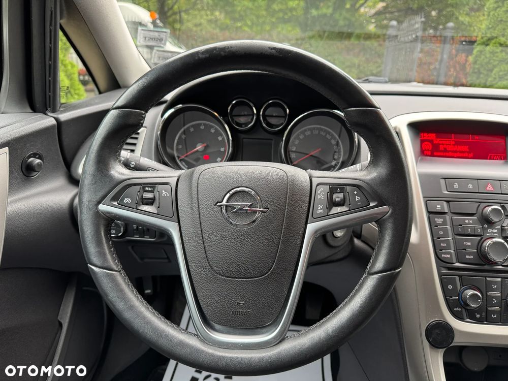 Opel Astra 1.4 Turbo Design Edition - 11