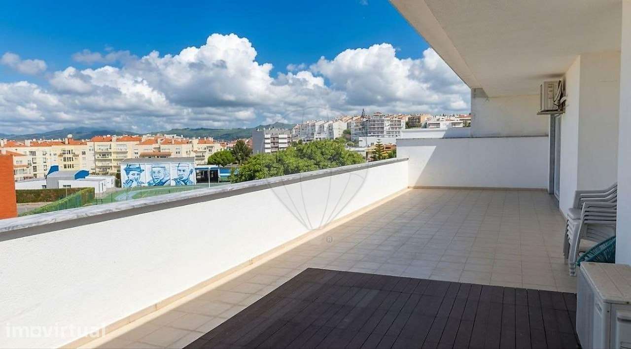 Apartamento T4 para arrendamento