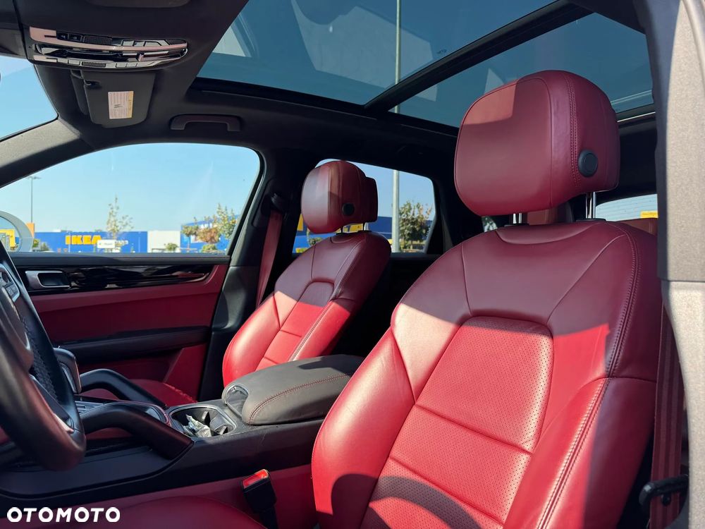 Porsche Cayenne - 25