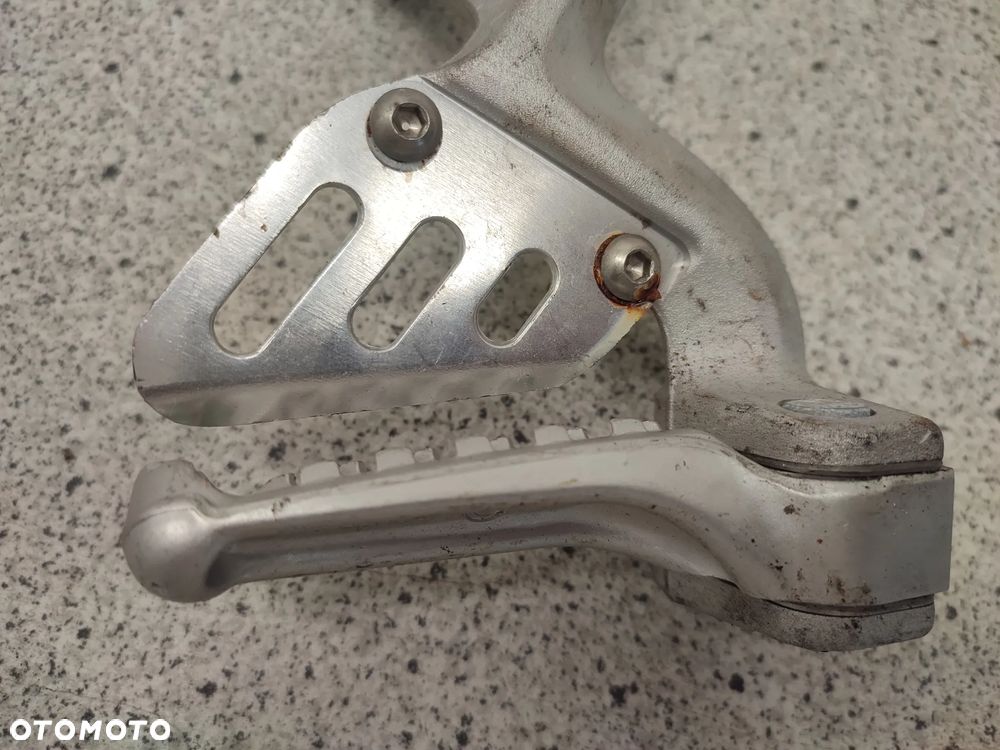 Set prawy tył, podnożek pasażera Aprilia RSV4 Tuono 1000 - 6