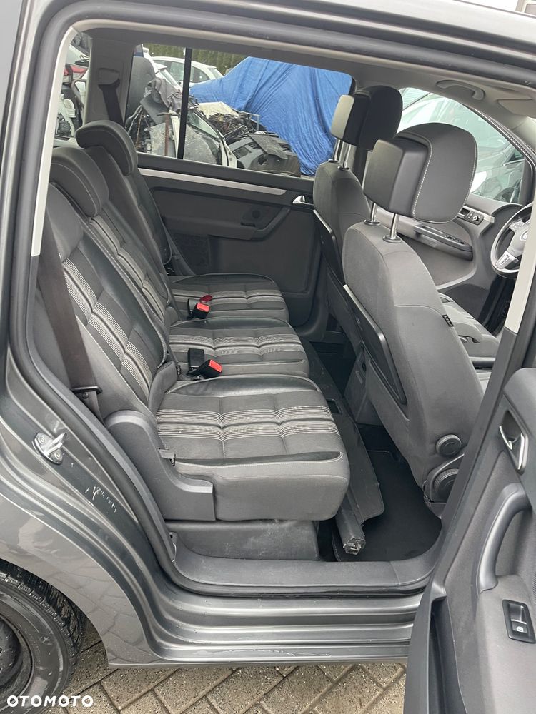 Volkswagen Touran 2.0 TDI DPF DSG MATCH - 18