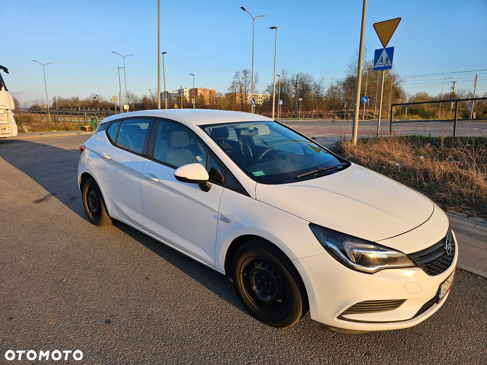 Opel Astra V 1.4 Essentia - 8