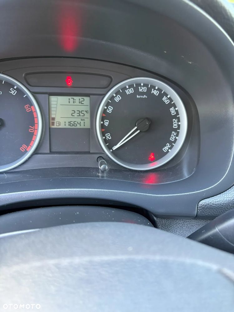 Skoda Fabia - 11