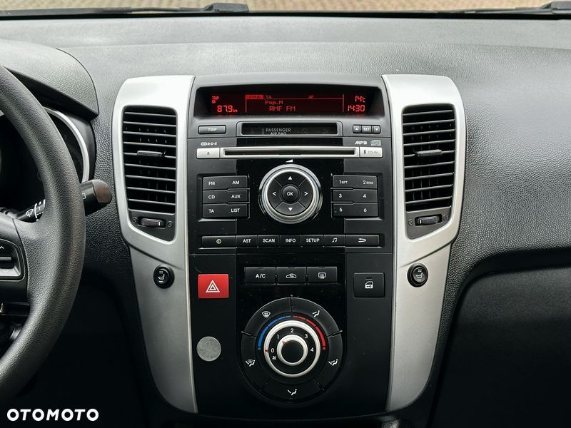 Kia Venga - 14