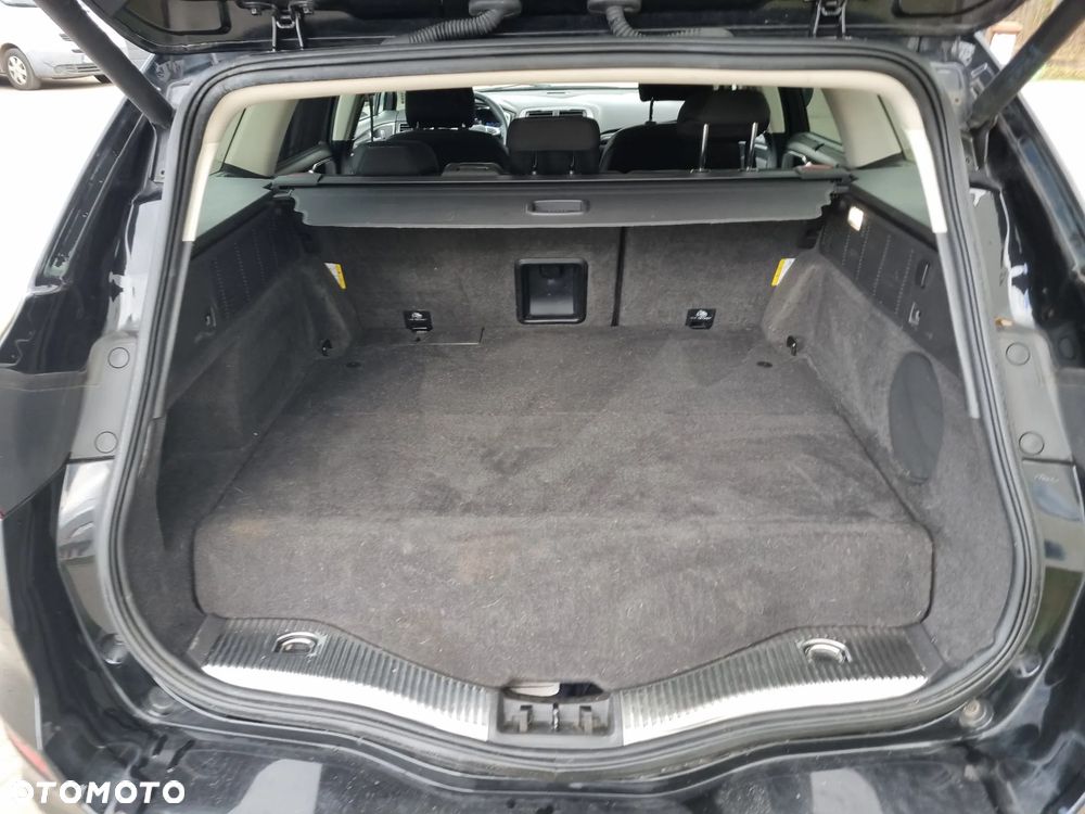 Ford Mondeo SW 2.0 Hybrid Titanium - 32