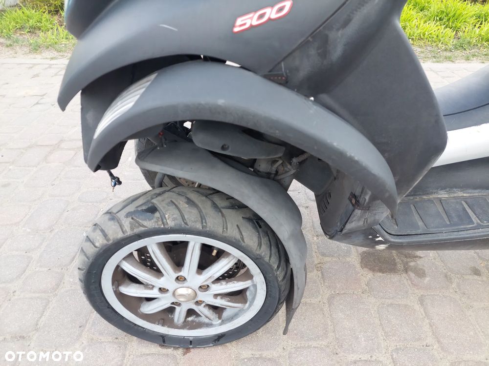 Piaggio MP-3 - 10