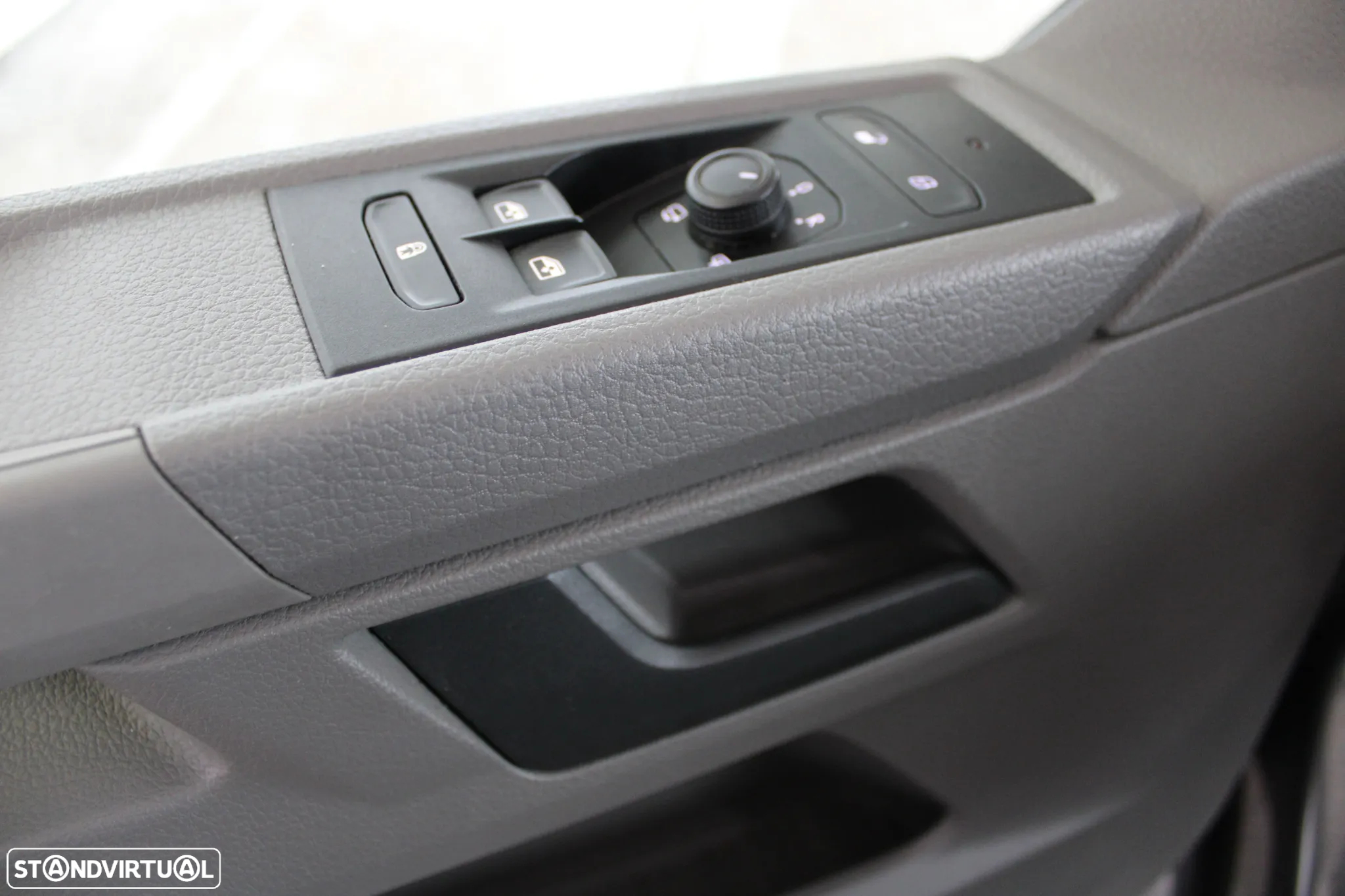 VW Caravelle 2.0 TDI Comfortline - 5
