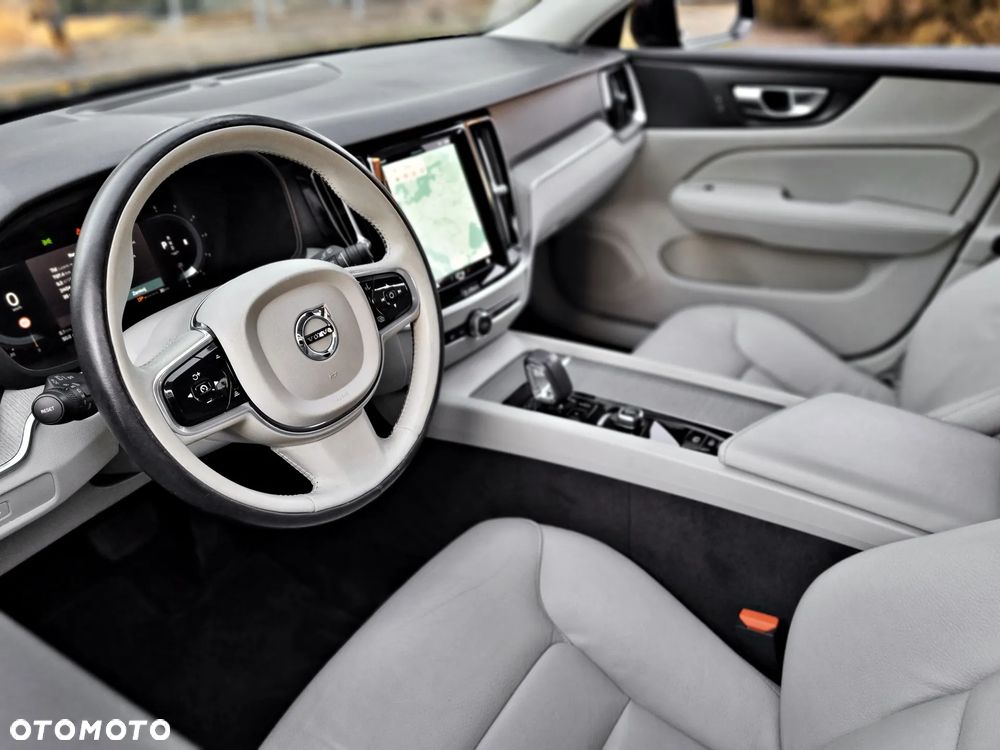 Volvo V60 Cross Country B4 D AWD Ultimate - 31