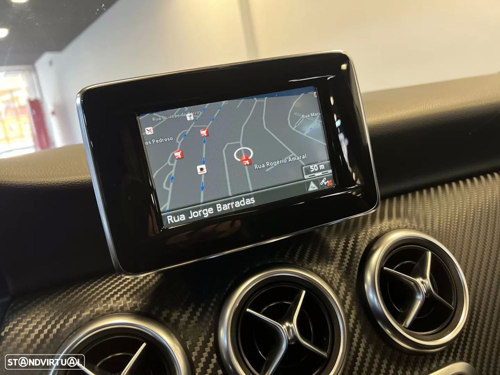 Mercedes-Benz A 180 d AMG Line - 28
