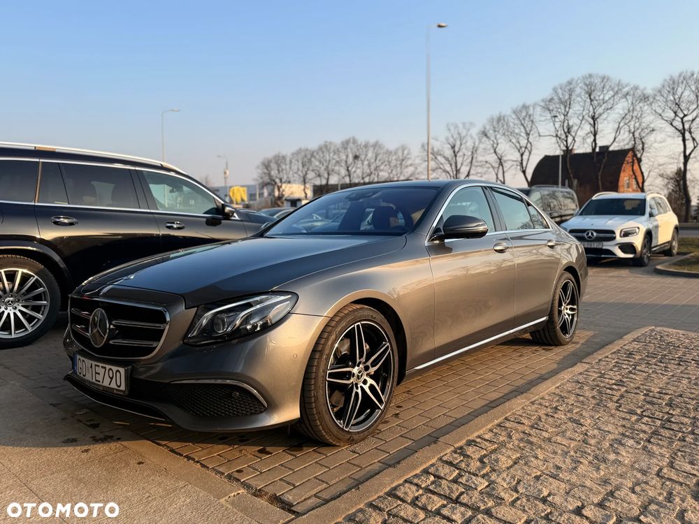 Mercedes-Benz Klasa E 220 d 4-Matic 9G-TRONIC - 23