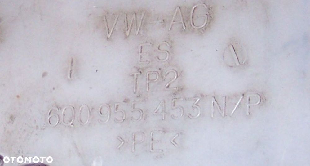 ZBIORNICZEK SPRYSKIWACZA VW POLO IV 9N 6Q0955453 - 2