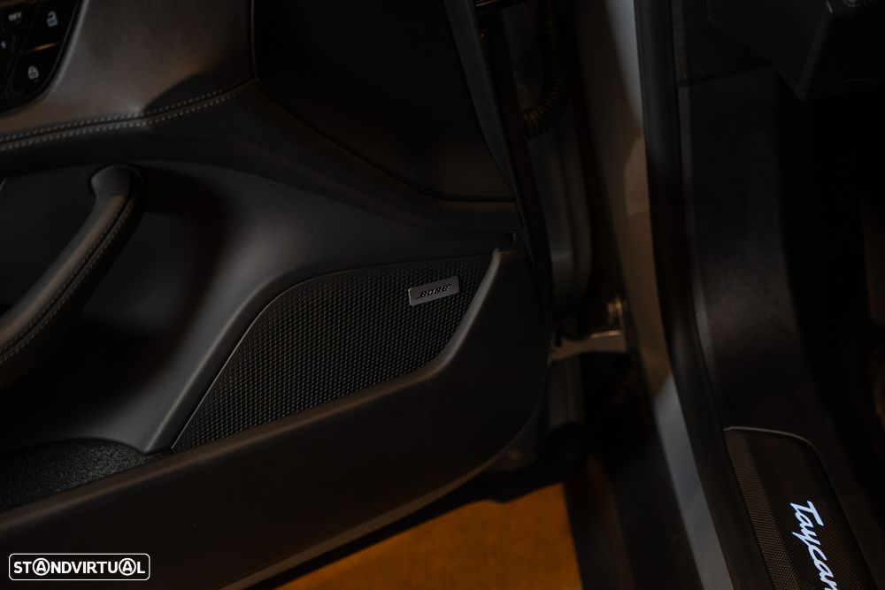 Porsche Taycan Turbo S - 18