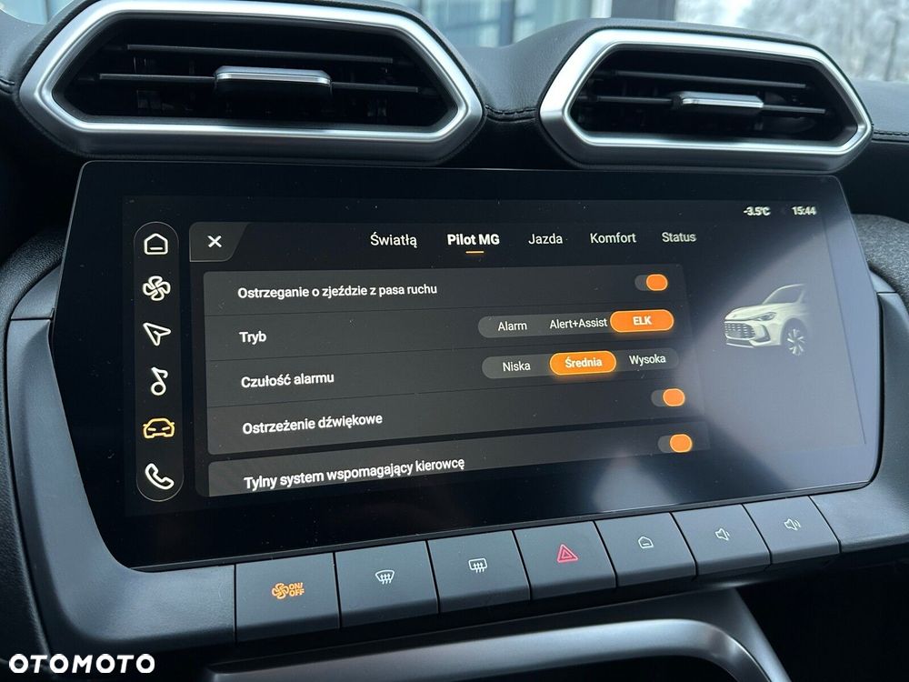 MG ZS Hybrid+ - 32