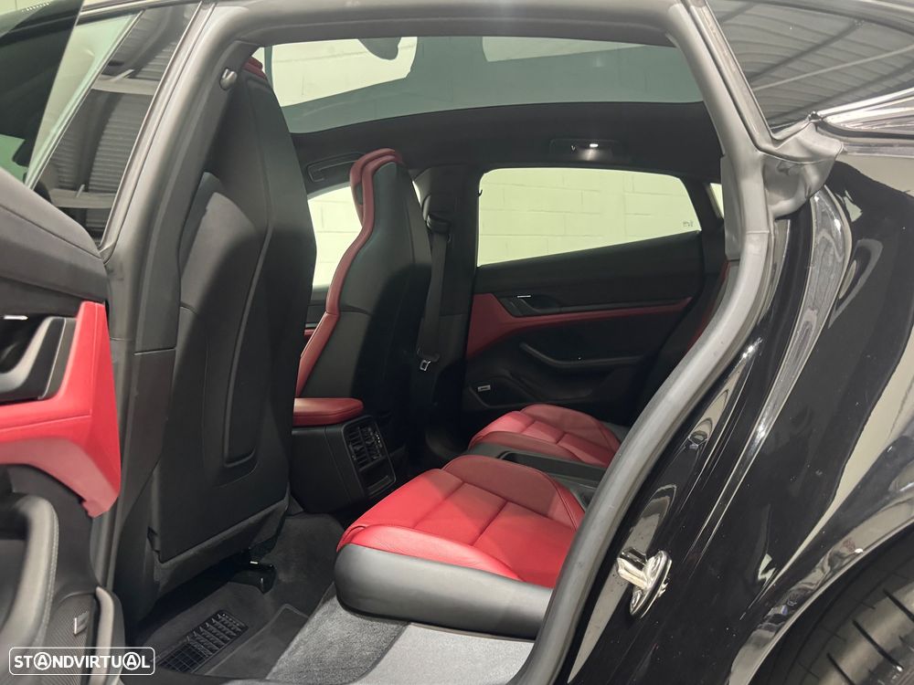 Porsche Taycan 4S - 28