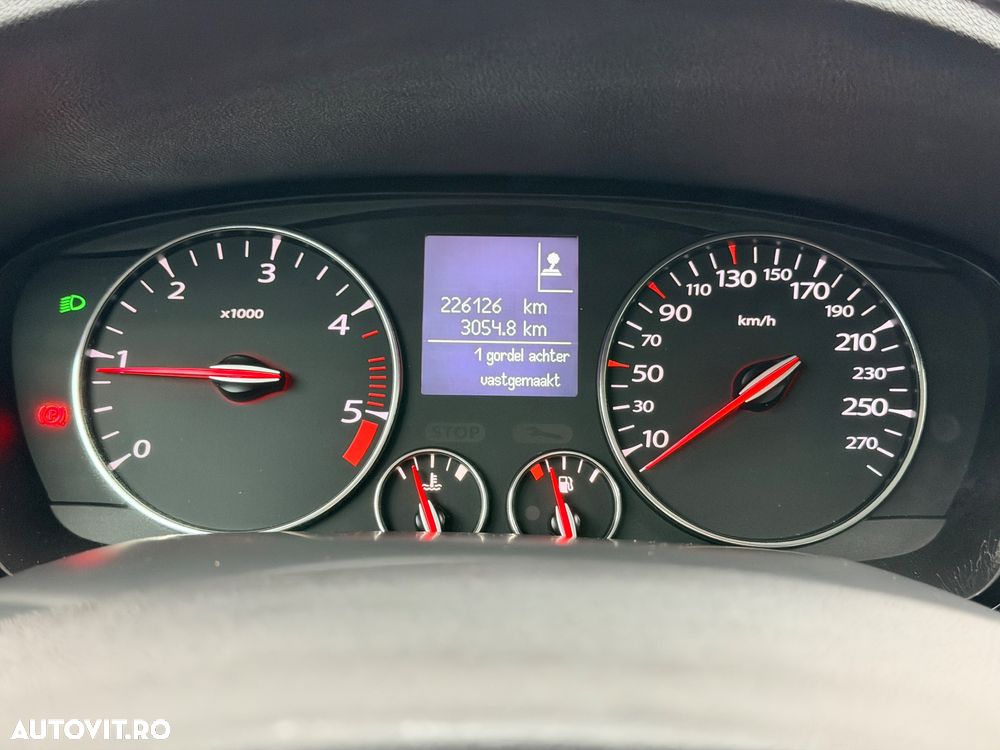 Renault Laguna dCi 110 FAP Dynamique - 26