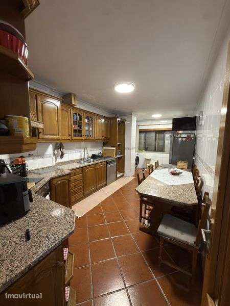 Apartamento t3 com garagem para 2 carros - Grande imagem: 3/8